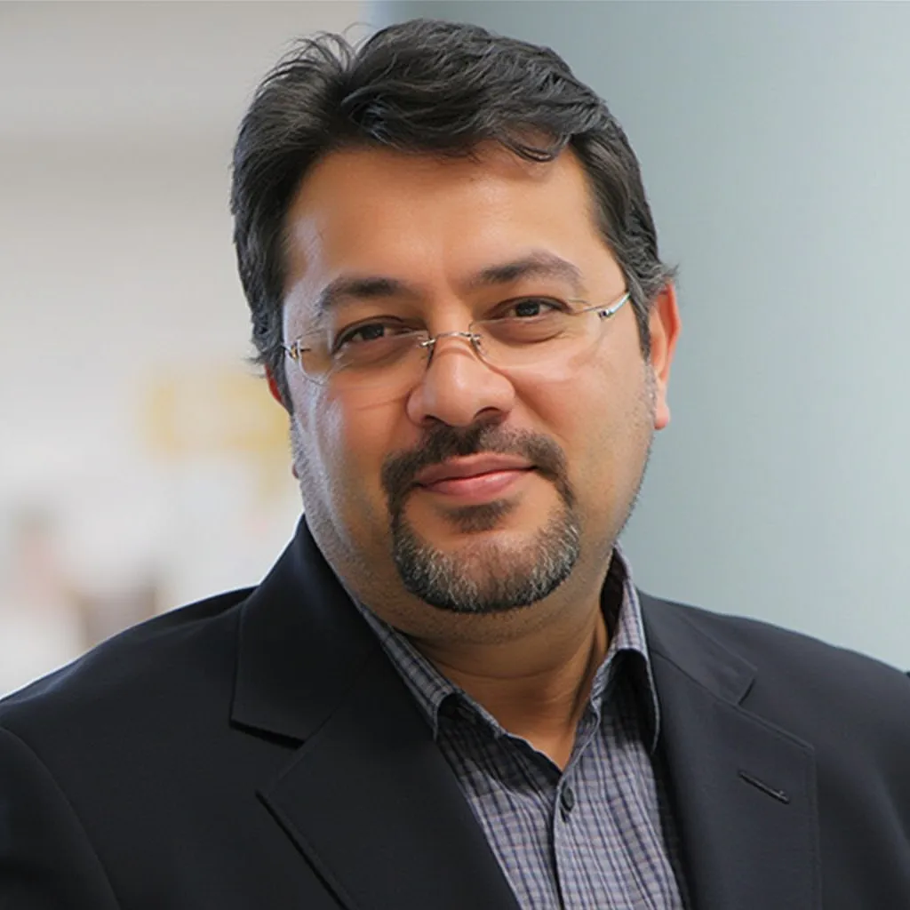 Carlos Gómez, Gerente de Operaciones